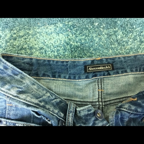 High rise distressed medium denim shorts. - Picture 2 of 4